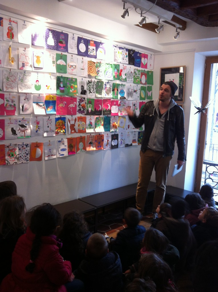 Stéphane Kiehl rencontre les élèves de l'école Bobillot au Square des artistes